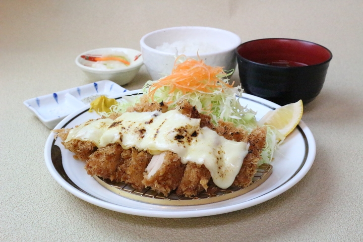 チーズチキンかつ定食